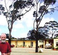 Lake Grace Saltbush Inn - Hotel Accommodation