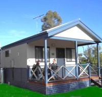 Pinjarra Cabins and Caravan Park - Hotel Accommodation