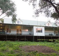 Sea Breeze Chalets - Hotel Accommodation