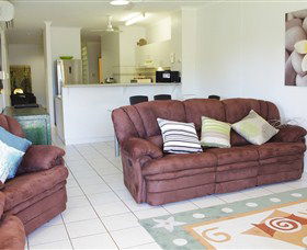 Absolute Beachfront Apartment - Hotel Accommodation 3