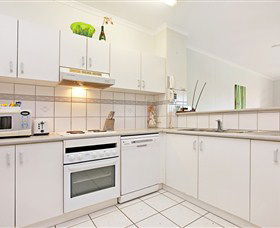 Absolute Beachfront Apartment - Hotel Accommodation 5