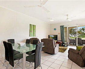 Absolute Beachfront Apartment - Hotel Accommodation 6