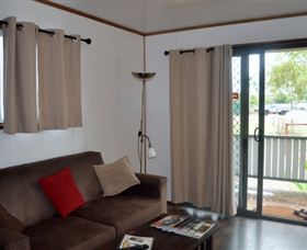 Daly Waters Historic Pub - Hotel Accommodation 4