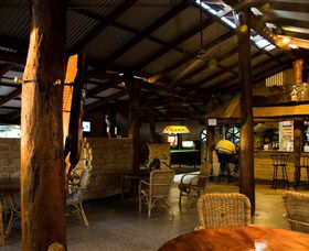Lazy Lizard Caravan Park - Hotel Accommodation 2