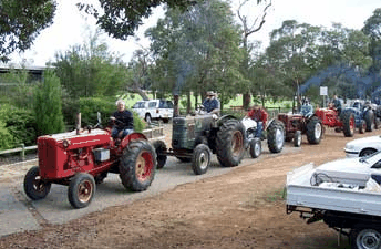 Hugh Manning Tractor  Machinery Museum - Hotel Accommodation