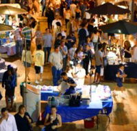 Surfers Paradise Beachfront Markets - Hotel Accommodation