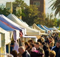 St Kilda Esplanade Market - Hotel Accommodation
