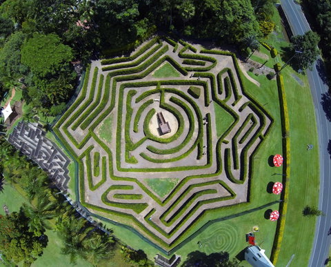 Bellingham Maze - Hotel Accommodation 1