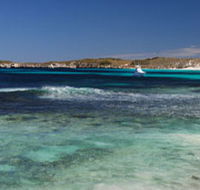 Little Salmon Bay - Hotel Accommodation