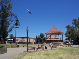 Gladstone Square - Hotel Accommodation 0