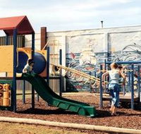 Susan Wilson Memorial Playground - Hotel Accommodation