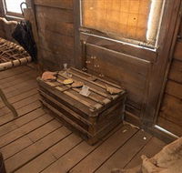 Elsey Homestead Replica - Hotel Accommodation