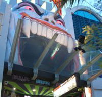 Draculas Haunted House - Hotel Accommodation