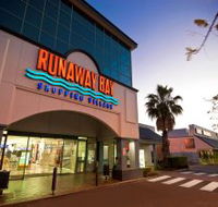 Runaway Bay Shopping Village - Hotel Accommodation