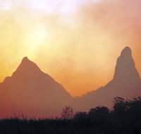 Mount Ngungun Track - Hotel Accommodation