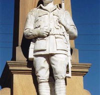 Beaudesert War Memorial - Hotel Accommodation