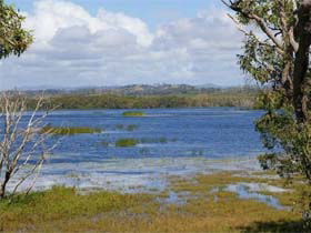 Lake Barfield - Hotel Accommodation 0