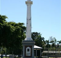 World War I Memorial Cenotaph and Jubilee Park - Hotel Accommodation
