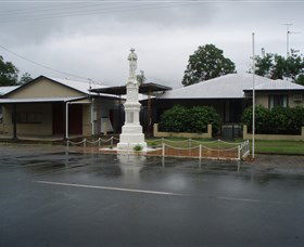 Finch Hatton War Memorial - Hotel Accommodation 0