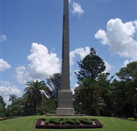 Rockhampton War Memorial - Hotel Accommodation