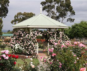 Morwell Centenary Rose Garden - Hotel Accommodation 0
