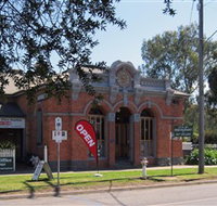 Old Post Office Seymour - Fine Art Gallery  Licensed Restaurant - Hotel Accommodation