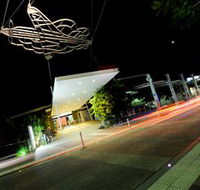 Gladstone City Library - Hotel Accommodation