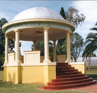 Kingaroy Soldiers Memorial Rotunda - Hotel Accommodation