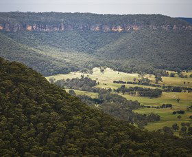 Hassans Walls Lookout - Hotel Accommodation 1