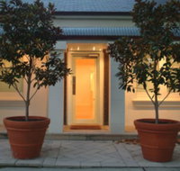 Australian Galleries - Roylston Street - Hotel Accommodation