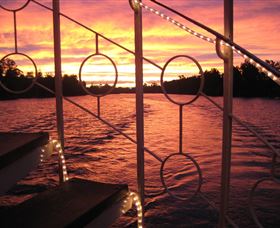 Hawkesbury Paddlewheeler - Hotel Accommodation 1