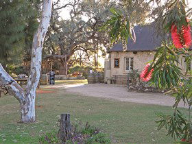 Overland Corner Hotel - Hotel Accommodation 1