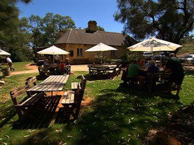 Overland Corner Hotel - Hotel Accommodation 3