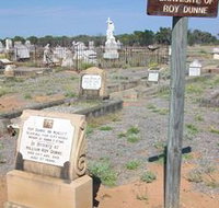 Blackall Cemetery - Hotel Accommodation