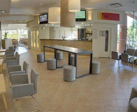 Finz Restaurant And Bar - Hotel Accommodation 1