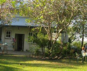 Afternoon Tea At Burnett House - Hotel Accommodation 3