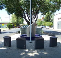Emerald War Memorial - Hotel Accommodation