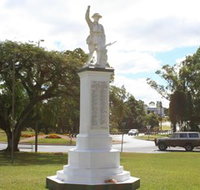 Atherton War Memorial - Hotel Accommodation