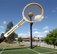 Barellans Big Tennis Racquet - Hotel Accommodation