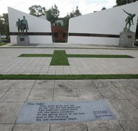 Shepparton Cenotaph - Hotel Accommodation