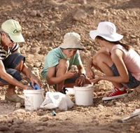 Mt Hay Gemstone Tourist Park - Hotel Accommodation