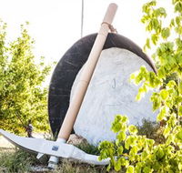 The Big Gold Pick and Pan - Hotel Accommodation