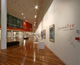 Wagga Wagga Art Gallery - Hotel Accommodation 1