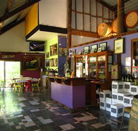 Cargo Road Wines - Hotel Accommodation