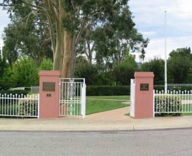 Japanese And Australian War Cemeteries - Hotel Accommodation 0
