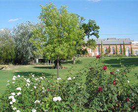 Ian Geddes Bushwalk - Hotel Accommodation 0