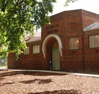 Grainger Museum - Hotel Accommodation