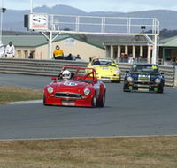 Wakefield Park Motor Racing Circuit - Hotel Accommodation