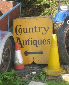 Dirty Janes Emporium - Hotel Accommodation 2