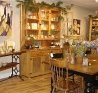 Dungog Fine Arts and Antiques - Hotel Accommodation